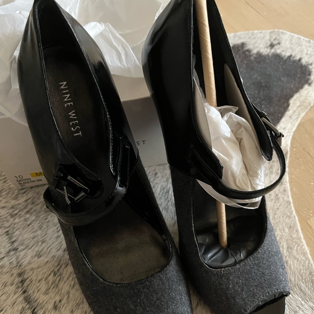 Brand New Nine West Black and Gray Peep Toe Heels